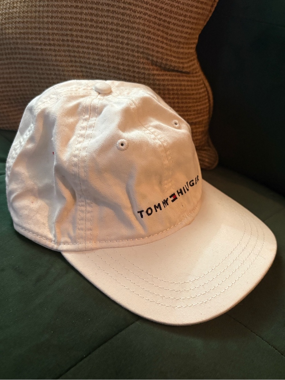 TOMMY Hilfiger hat
